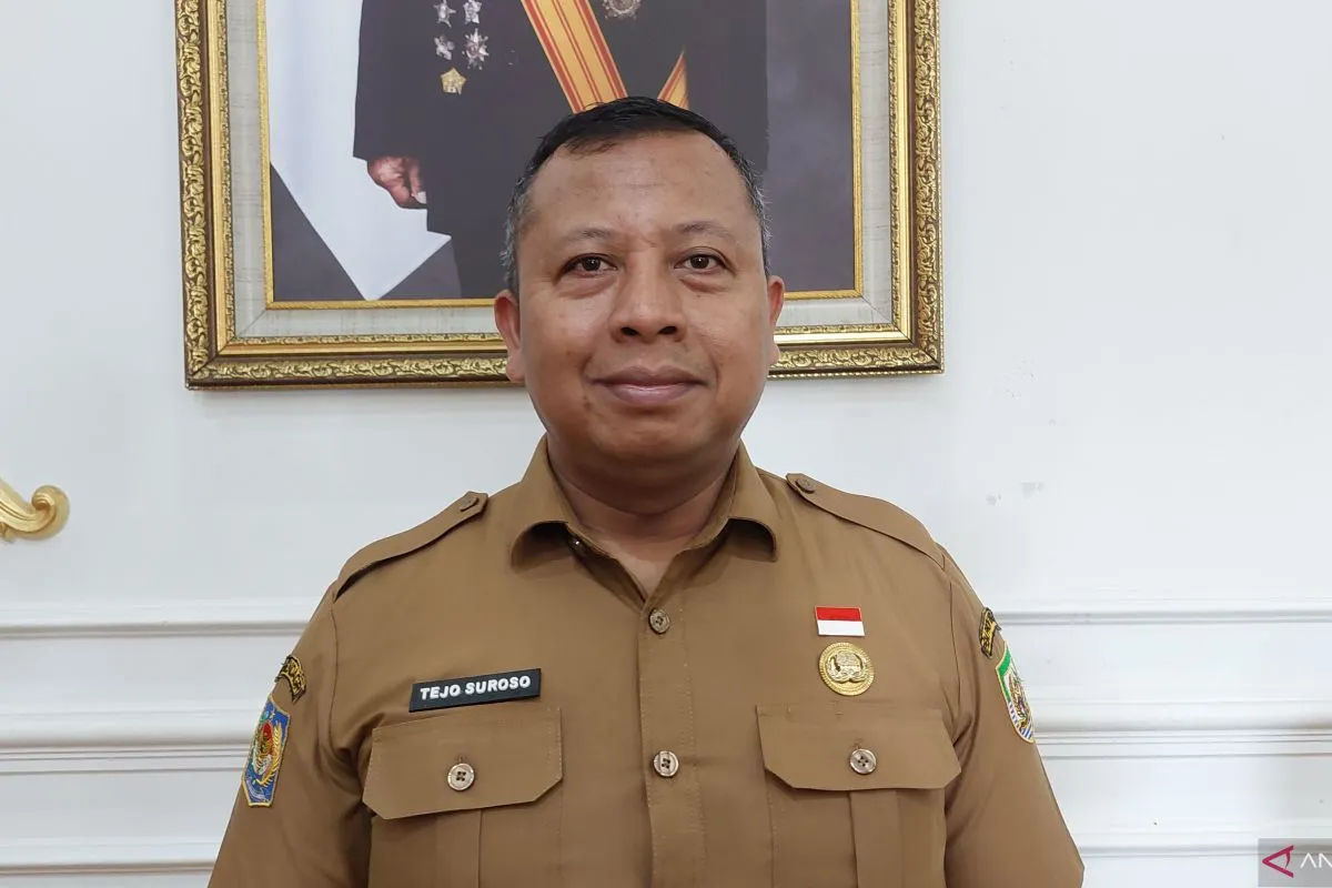 Kepala Dinas PUPR Provinsi Bengkulu Tejo Suroso di Bengkulu, Selasa. (ANTARA/Boyke Ledy Watra)