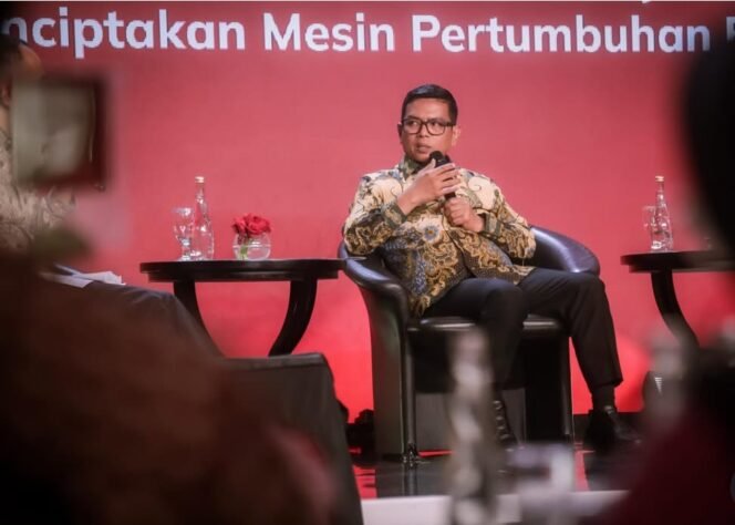Gubernur Banten Andra Soni saat menjadi narasumber dalam acara Regional Forum 2025 yang bertajuk "Penguatan Investasi dan Pembiayaan untuk Menciptakan Mesin Pertumbuhan Ekonomi Baru" di Jakarta. Foto: Awal