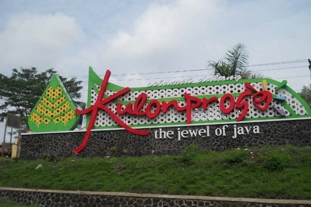 Tugu tulisan Kulonprogo the Jewel of Java - ilustrasi - JIBI