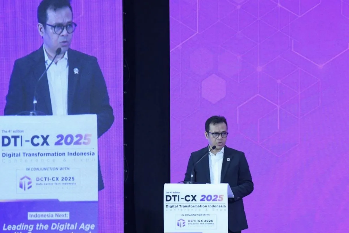 Wakil Menteri Komunikasi dan Digital (Wamenkomdigi) Nezar Patria saat membuka ajang Digital Transformation Indonesia Conference and Expo (DTI-CX) 2025 di Jakarta International Convention Center (JICC), Jakarta Pusat pada Rabu (6/8/2025). ANTARA/HO-Kementerian Komunikasi dan Digital