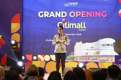 Bupati Tuban Aditya Halindra Faridzky, S.E. meresmikan Citimall Tuban di Jalan Raya Pahlawan, Kelurahan Gedongombo, Kecamatan Semanding. (Foto: Agus/Pemkab Tuban)