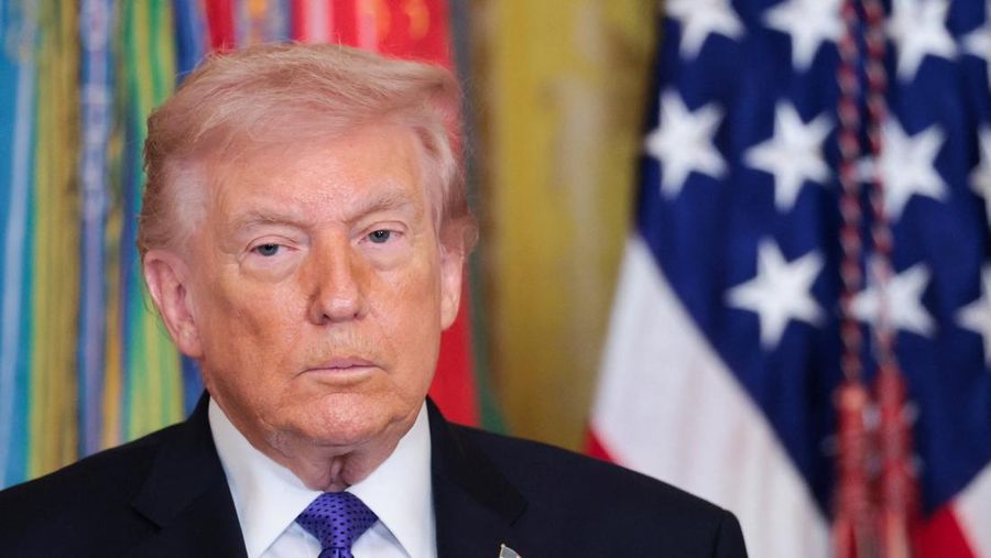 Foto: Presiden AS Donald Trump menghadiri upacara penganugerahan Medali Kehormatan di Gedung Putih di Washington, D.C., AS, 2 Maret 2026. (REUTERS/Jonathan Ernst)