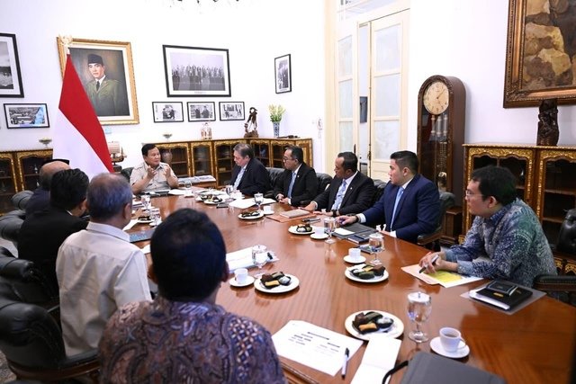 Presiden Prabowo Subianto memanggil sejumlah menteri Kabinet Merah Putih ke Istana Merdeka, Jakarta, Rabu (28/01/2026). Foto: BPMI Setpres.