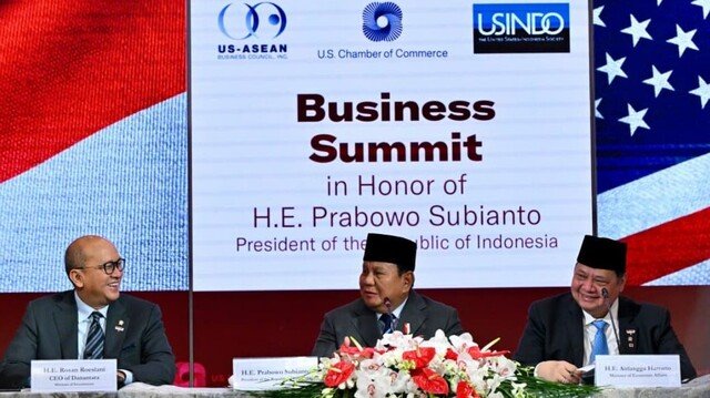 Presiden Prabowo Subianto menyampaikan sambutannya pada sesi roundtable Business Summit dalam rangka kunjungan kerjanya di Washington DC, Amerika Serikat, pada Rabu, 18 Februari 2026. Foto: BPMI Setpres/Cahyo