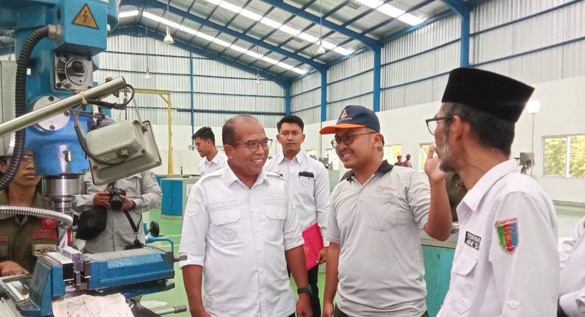 Aktivitas masyarakat Kabupaten Tulang Bawang Barat