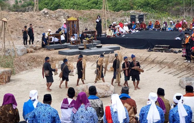 Upacara adat Tubaba