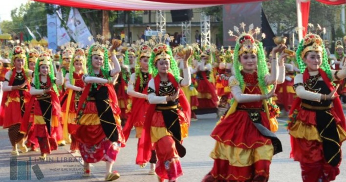Pertunjukan Tari Nenemo