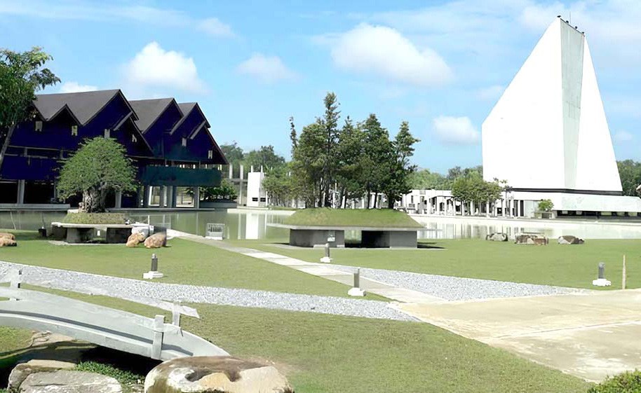 Danau Islamic Center Tubaba
