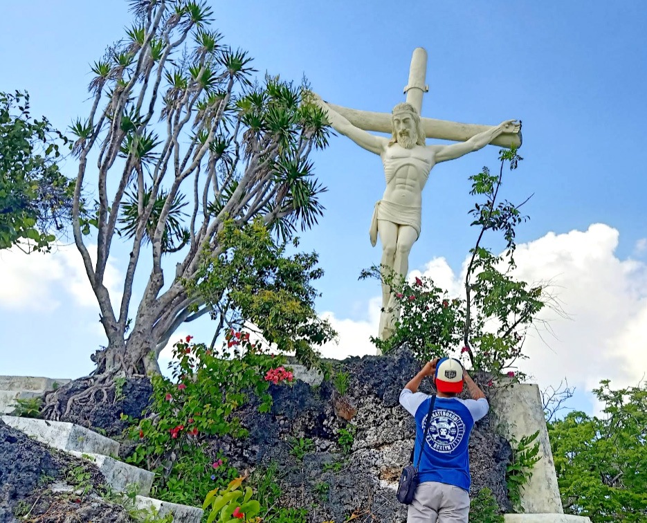 Patung Kristus Raja Semesta Alam
