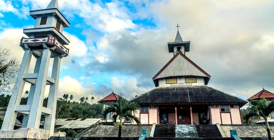 Gereja Tua Lorulun