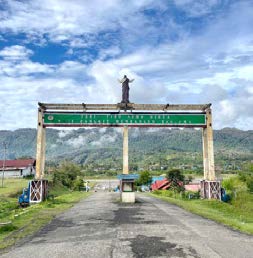 Gerbang Pegunungan Bintang