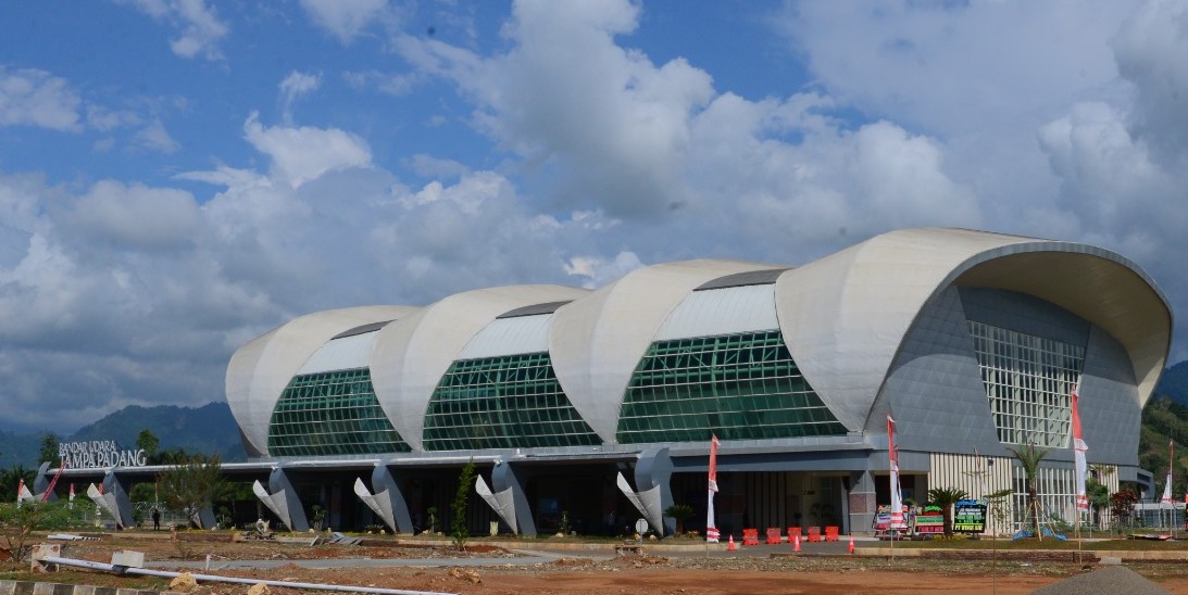 Bandara Tampa Padang