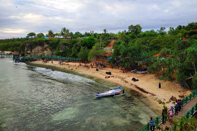 Pantai Dato Majene